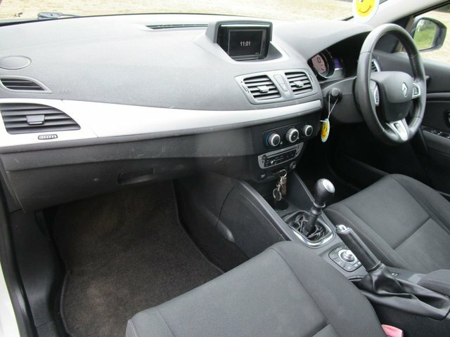 Renault Megane Hatchback White #5