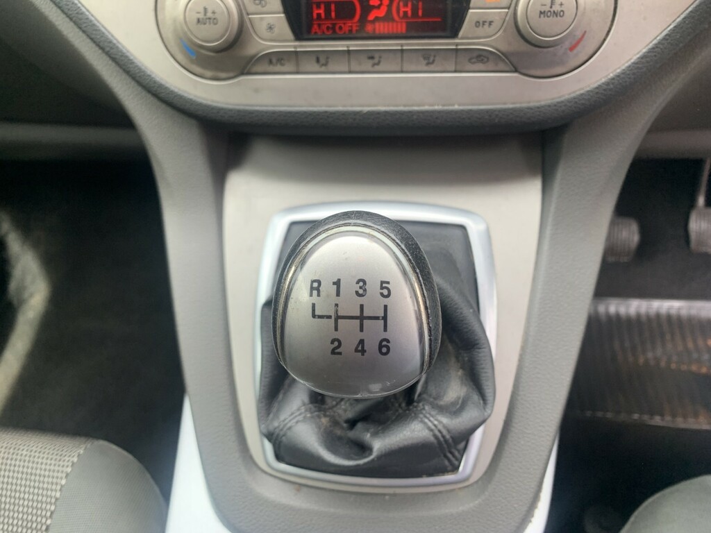 Ford Kuga Hatchback Blue #24