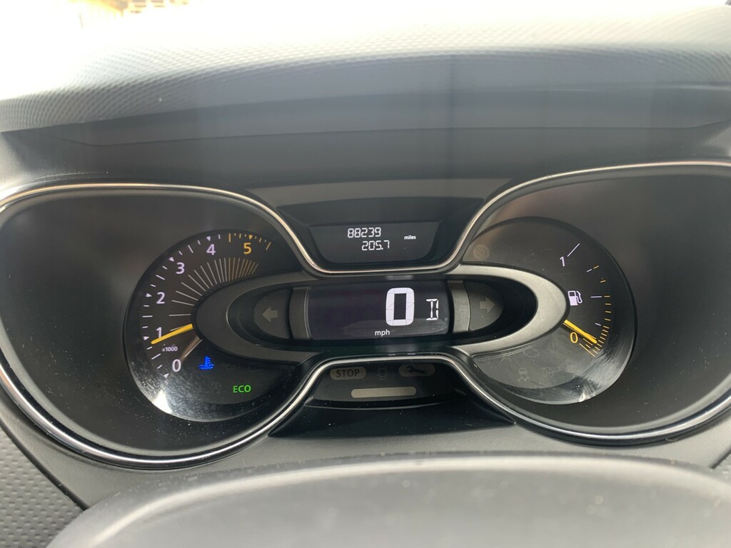 Renault Captur Signature Nav Dci Red #13