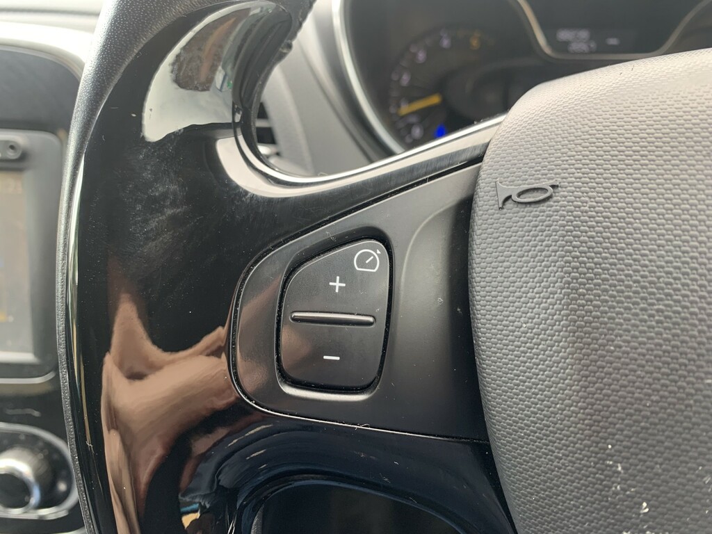 Renault Captur Signature Nav Dci Red #19
