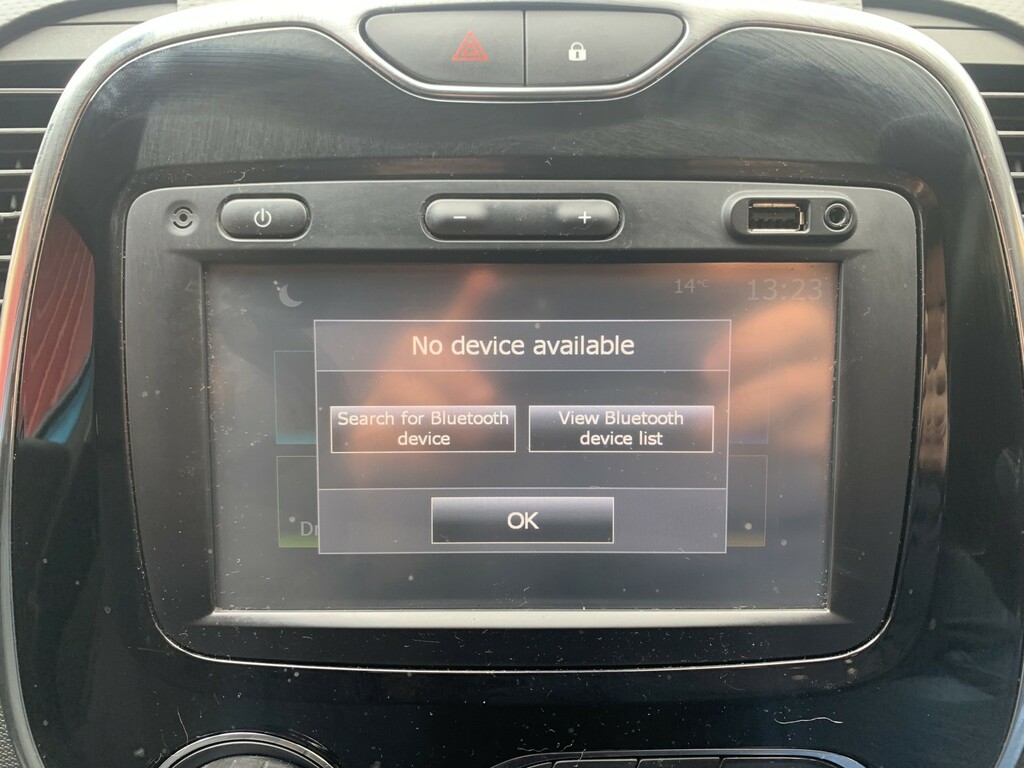 Renault Captur Signature Nav Dci Red #17