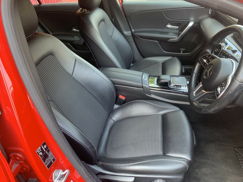 Mercedes-Benz A Class 1.5 A180d Sport Red #4
