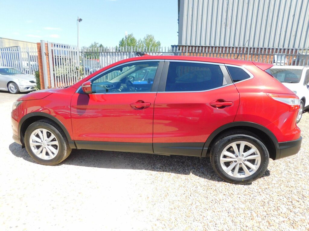 Nissan Qashqai 1.2 Dig-t Acenta Premium 2Wd Euro 5 Ss Red #6