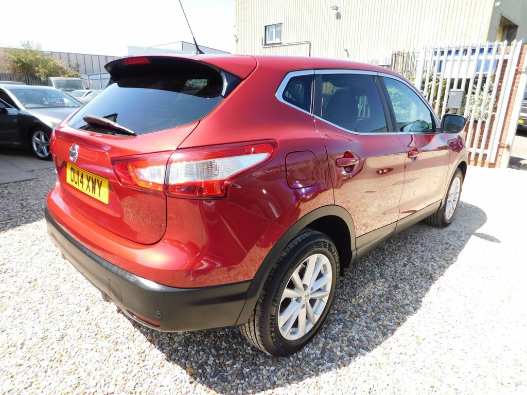 Nissan Qashqai 1.2 Dig-t Acenta Premium 2Wd Euro 5 Ss Red #3