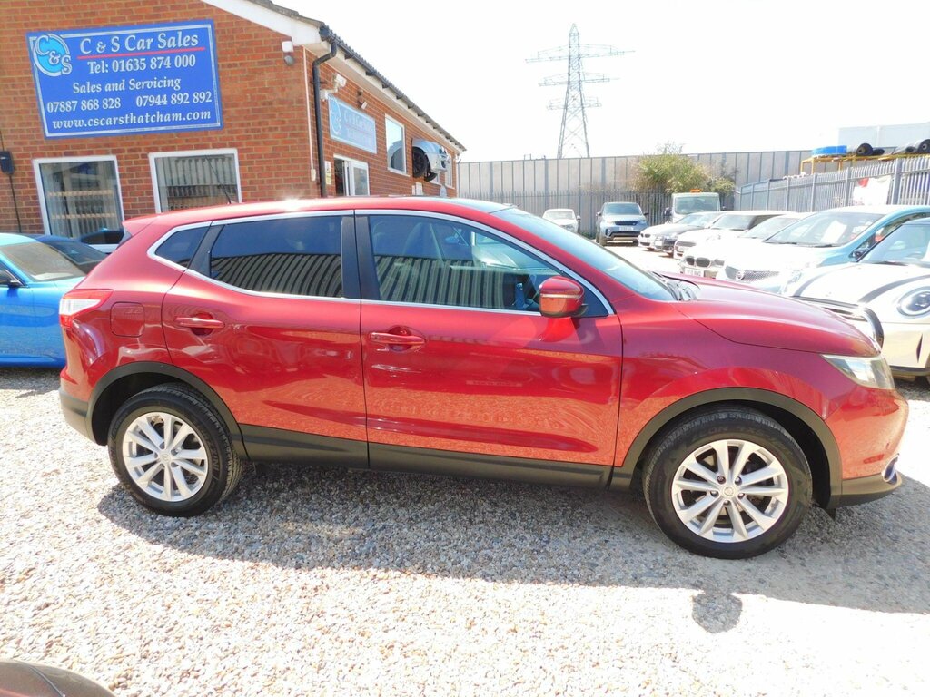 Nissan Qashqai 1.2 Dig-t Acenta Premium 2Wd Euro 5 Ss Red #2
