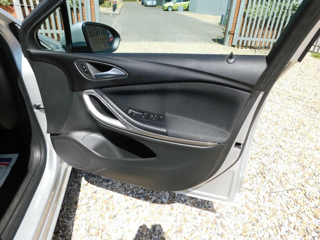 Vauxhall Astra Business Edition Nav Silver #13