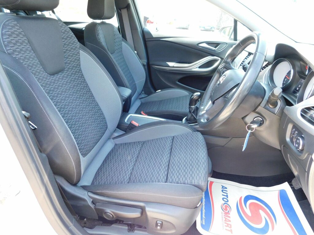 Vauxhall Astra Business Edition Nav Silver #12