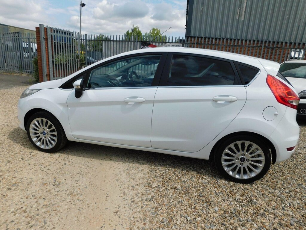 Ford Fiesta 1.4 Titanium White #6