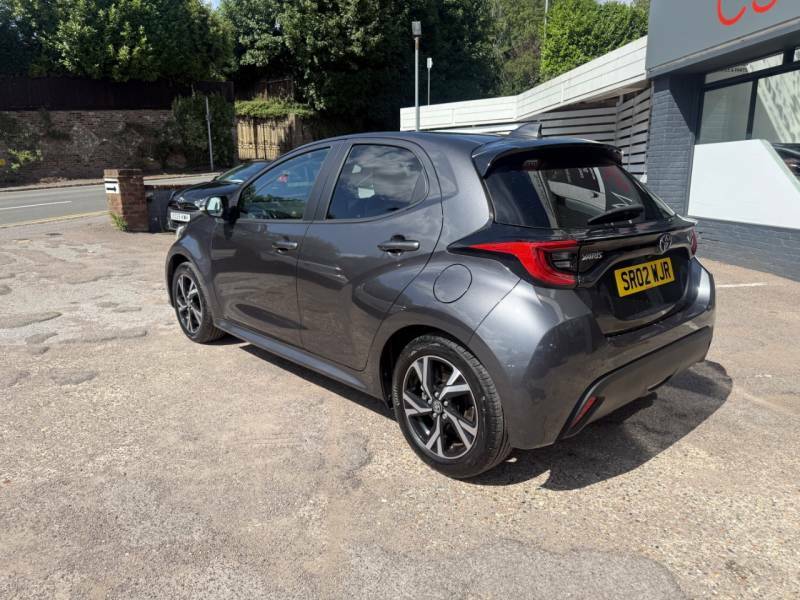 Toyota Yaris 1.5 Hybrid Design Cvt - Ftsh - 1 Owner - Car P Grey #3