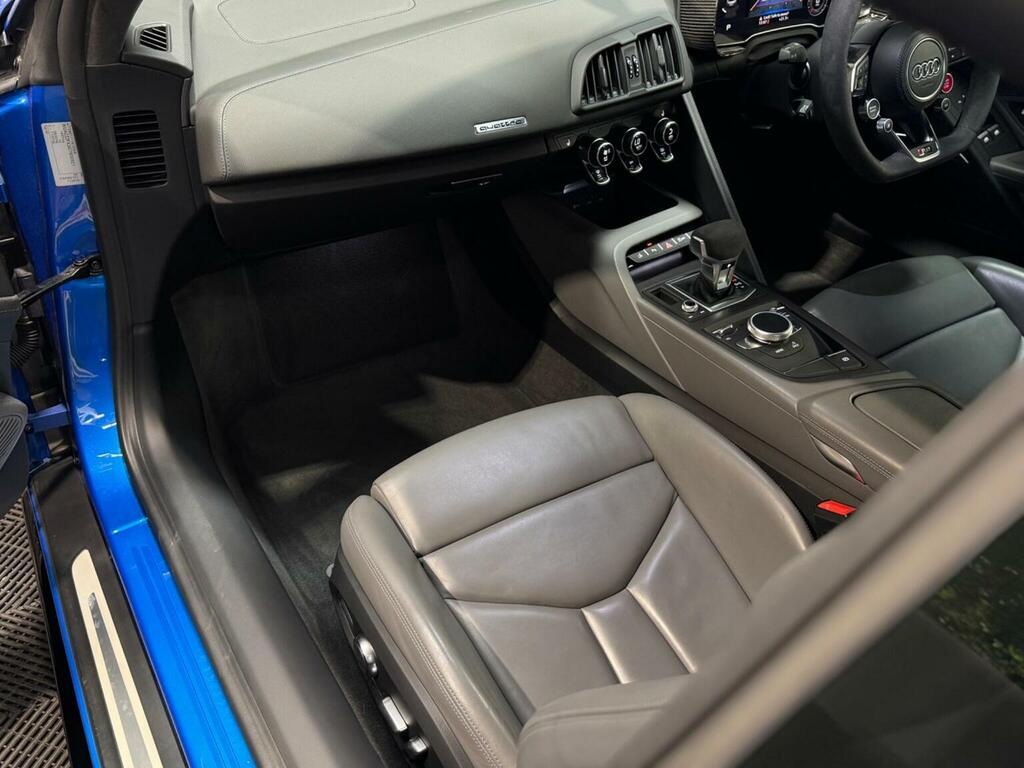 Audi R8 Coupe Blue #18