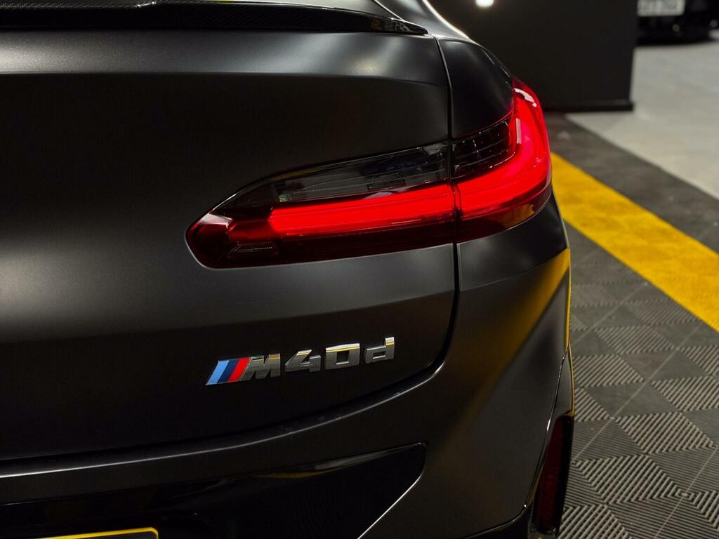 BMW X4 Black #19
