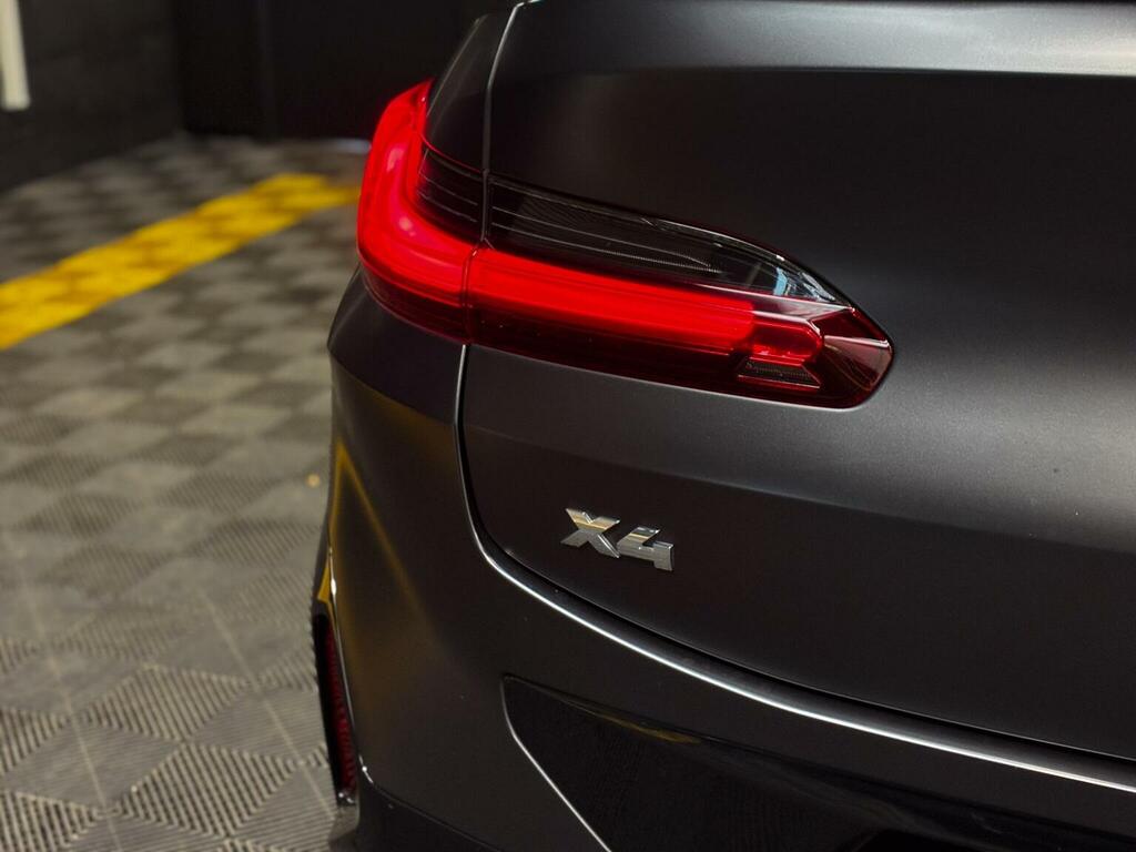 BMW X4 Black #18