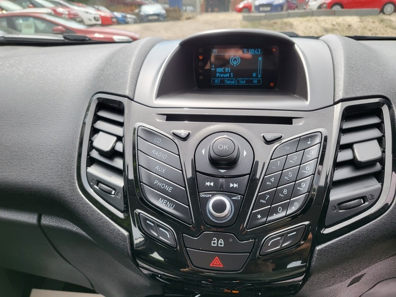 Ford Fiesta Zetec Tdci Silver #4