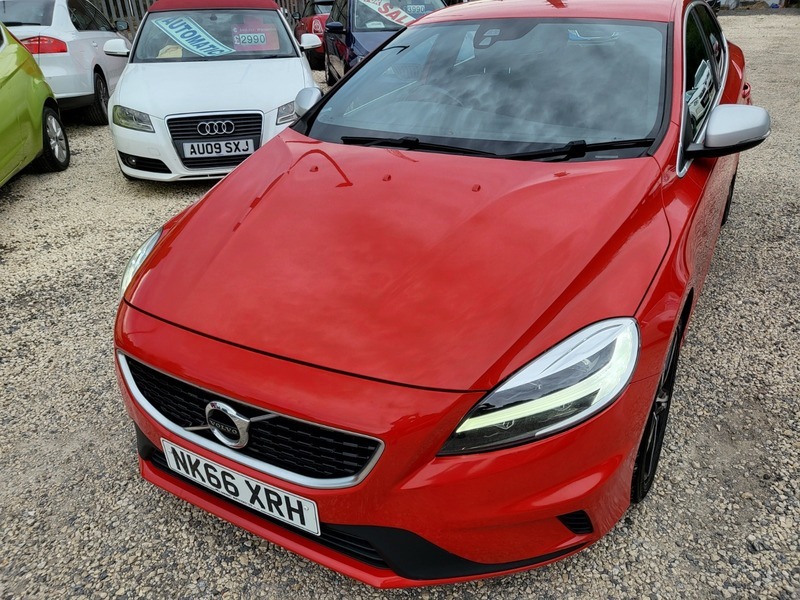 Volvo V40 T2 R-design Red #3