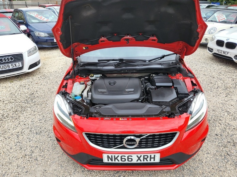 Volvo V40 2.0 Turbo D2, R Design Edition, Free Tax. Silver #24