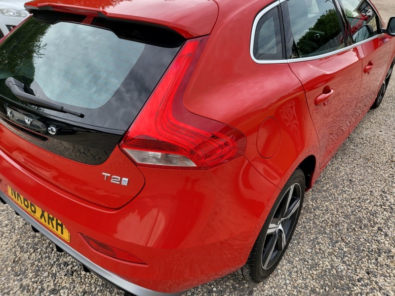 Volvo V40 2.0 Turbo D2, R Design Edition, Free Tax. Silver #15