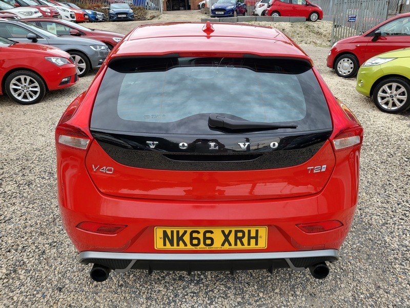 Volvo V40 2.0 Turbo D2, R Design Edition, Free Tax. Silver #17