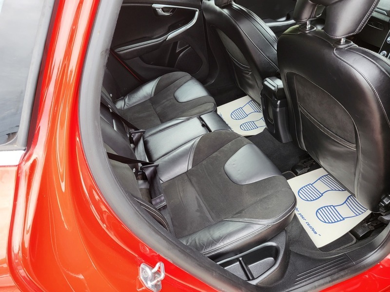 Volvo V40 2.0 Turbo D2, R Design Edition, Free Tax. Silver #16