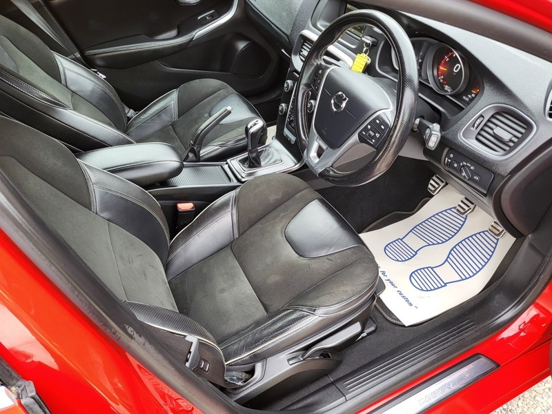 Volvo V40 T2 R-design Red #2