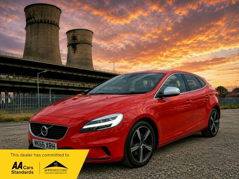 Volvo V40 T2 R-design Red