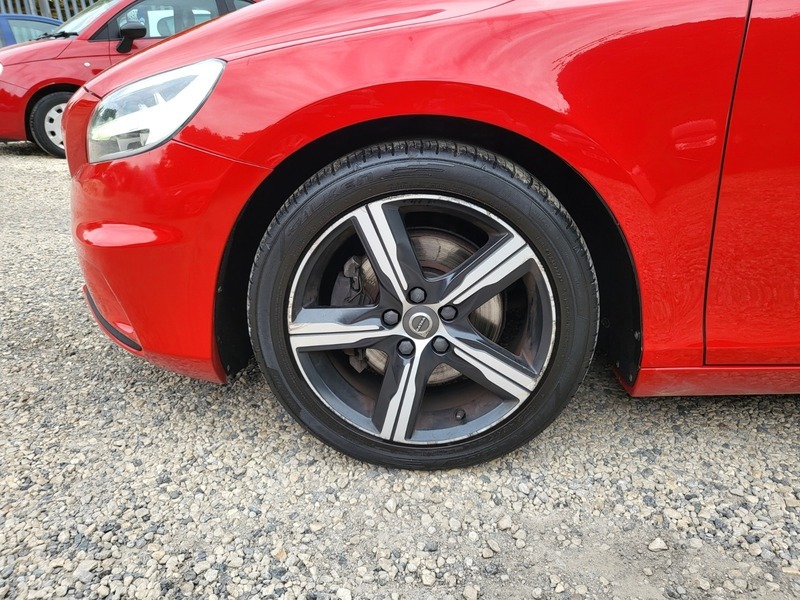 Volvo V40 2.0 Turbo D2, R Design Edition, Free Tax. Silver #25