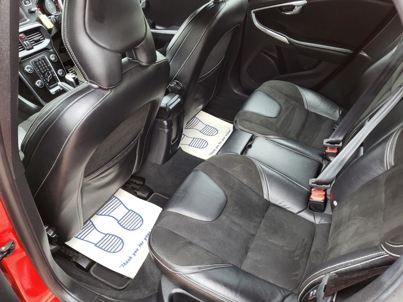 Volvo V40 2.0 Turbo D2, R Design Edition, Free Tax. Silver #18