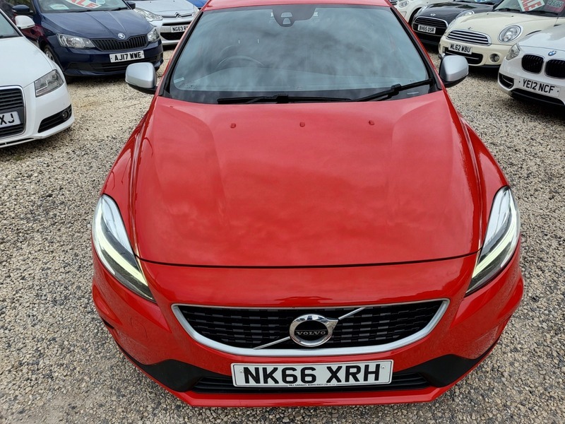 Volvo V40 T2 R-design Red #5