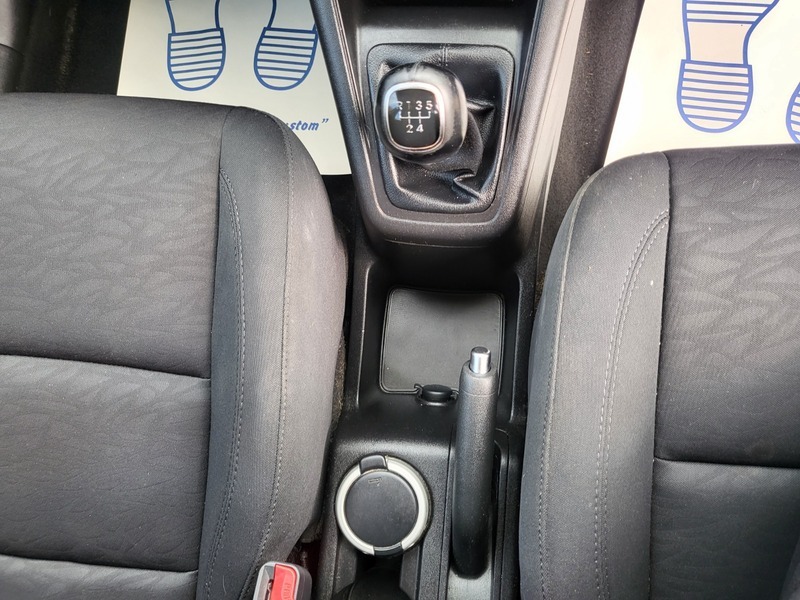 Hyundai Ix20 Active White #6