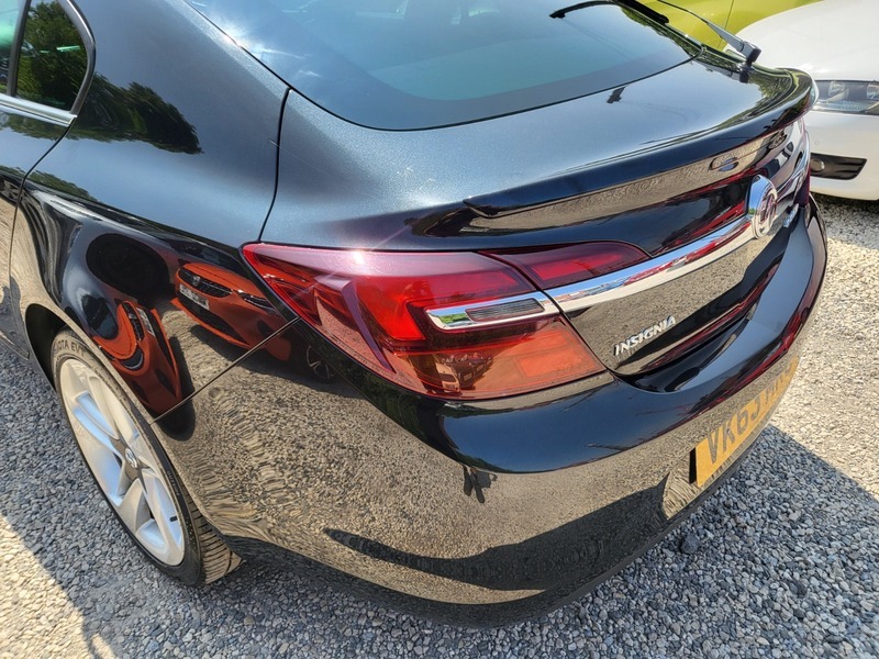 Vauxhall Insignia Hatchback Red #19