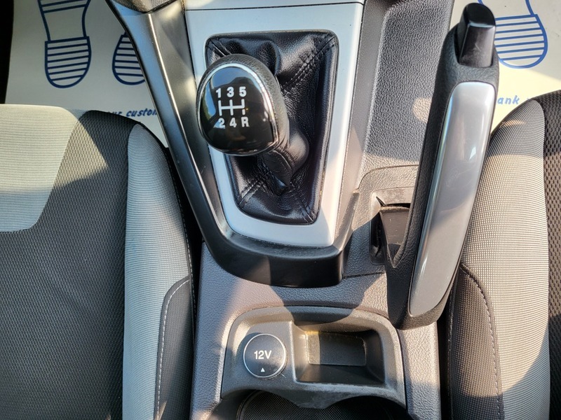 Ford Focus Zetec Black #6