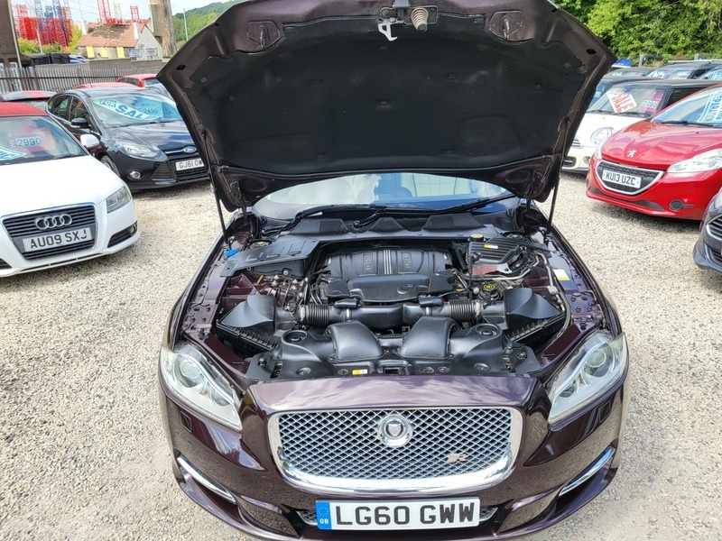 Jaguar XJ Saloon Blue #30