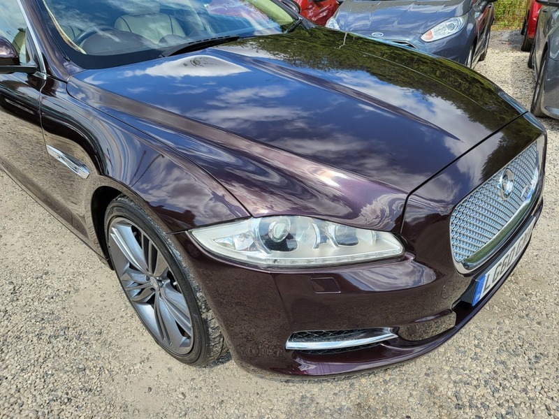 Jaguar XJ Saloon Blue #8