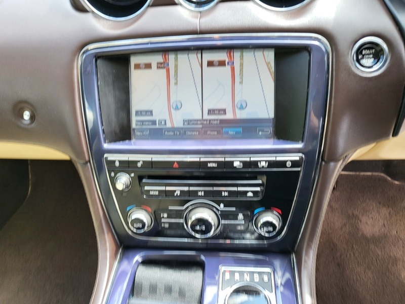 Jaguar XJ V8 Super Red #5