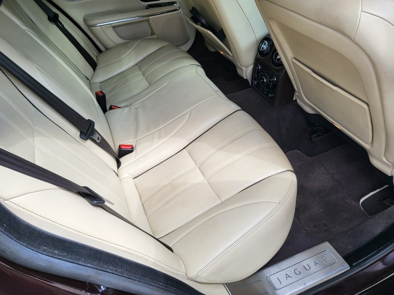 Jaguar XJ Saloon Blue #18