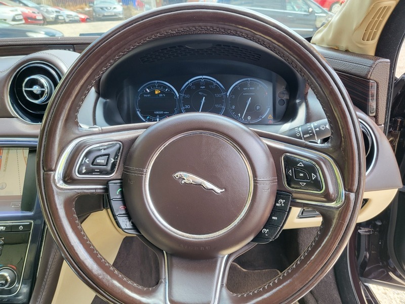 Jaguar XJ Saloon Blue #12
