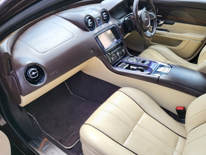 Jaguar XJ Saloon Blue #22
