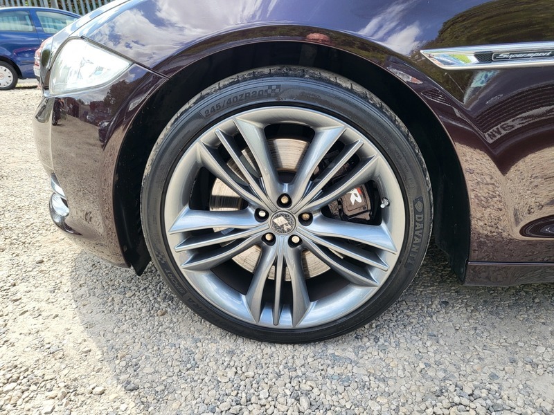 Jaguar XJ Saloon Blue #32