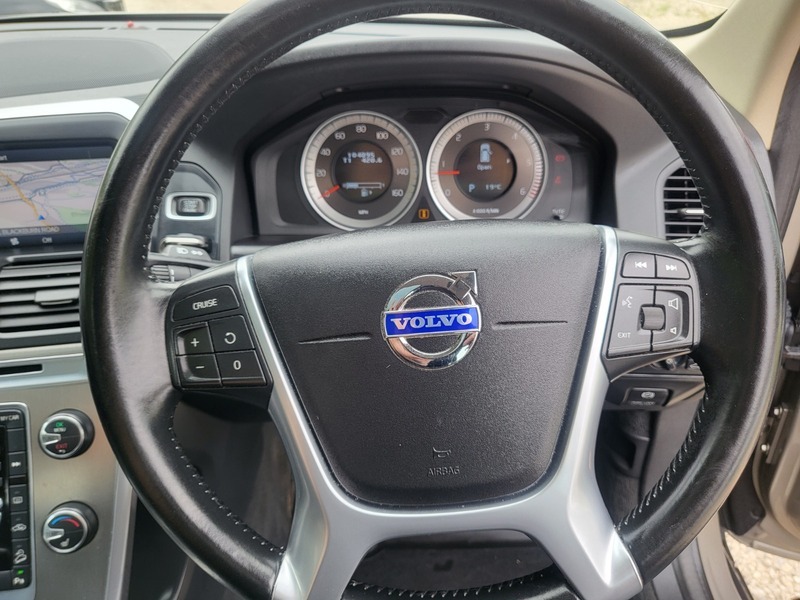Volvo XC60 Suv Black #11