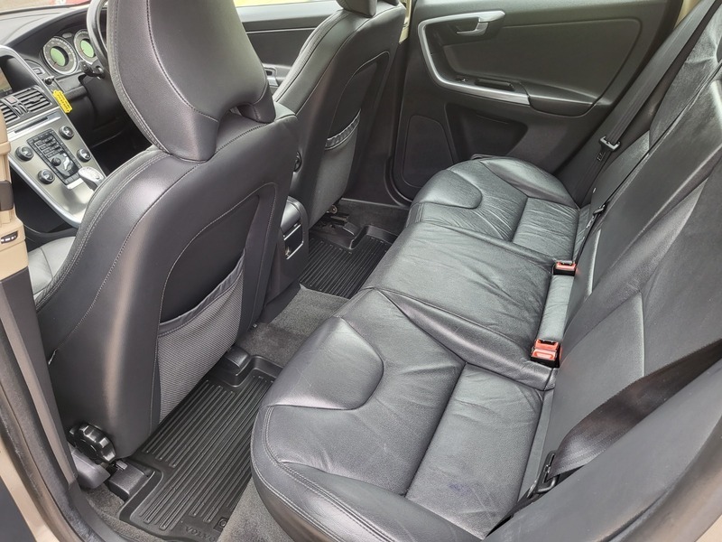 Volvo XC60 Suv Black #21