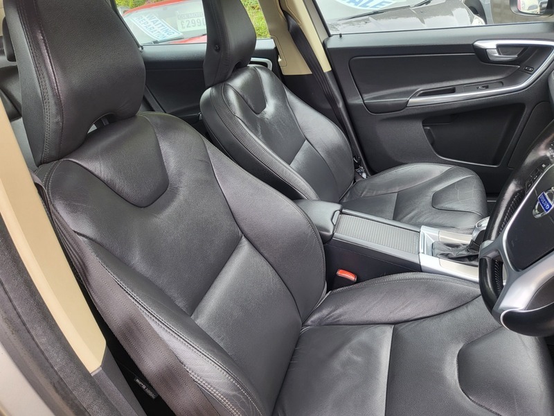 Volvo XC60 Suv Black #13