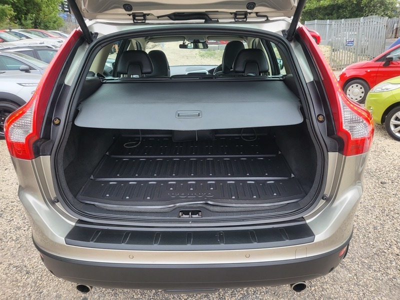 Volvo XC60 Suv Black #25