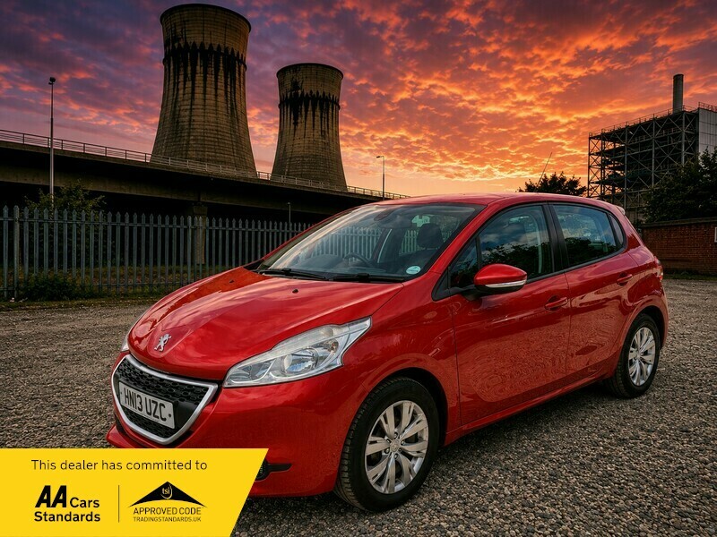 Peugeot 208 Access Plus Red