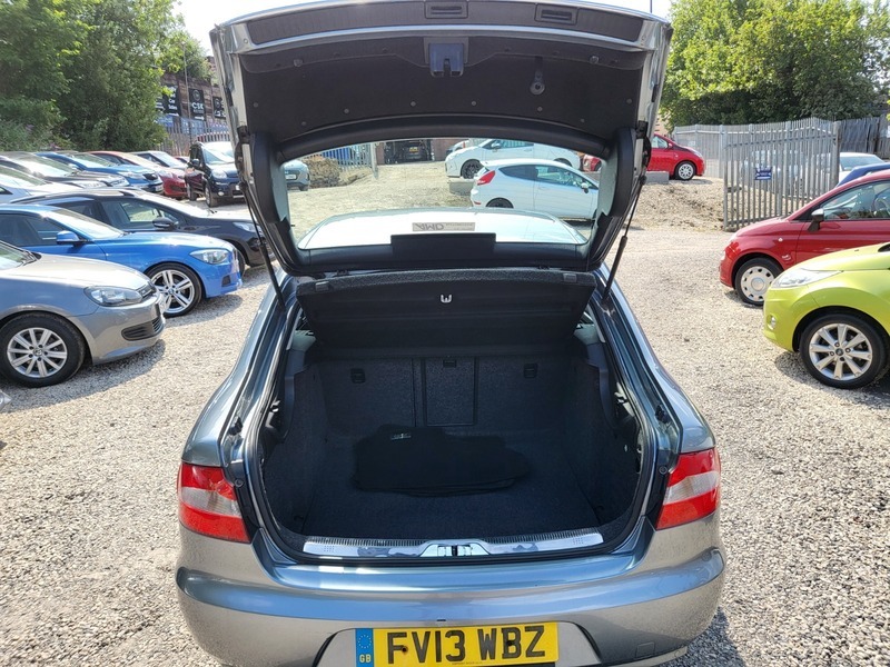 Skoda Superb 2.0 Tdi Cr 170 Elegance Black #24