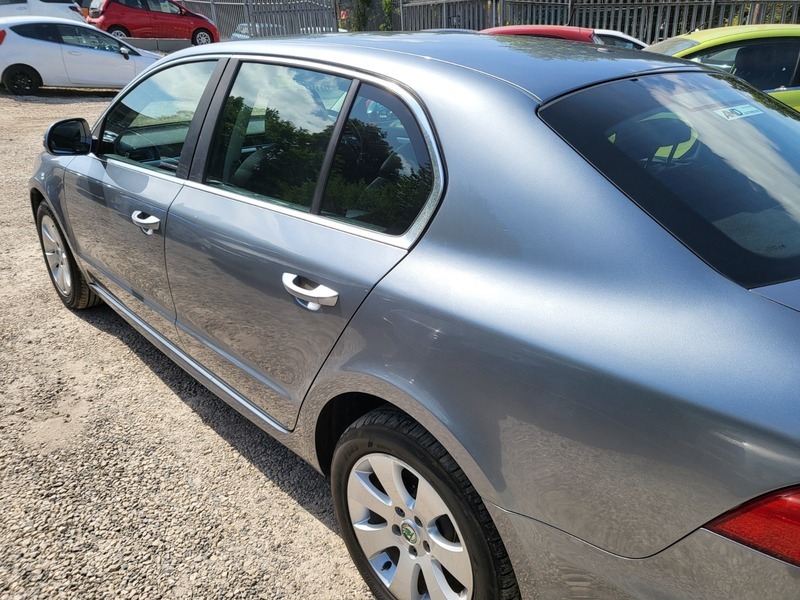 Skoda Superb 2.0 Tdi Cr 170 Elegance Black #21