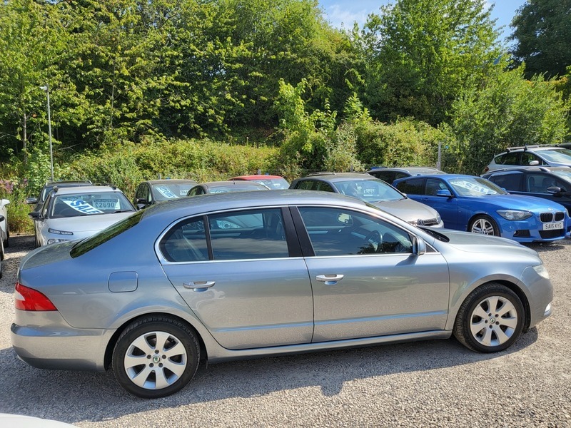 Skoda Superb 2.0 Tdi Cr 170 Elegance Black #11