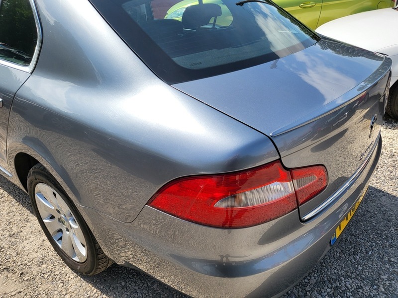 Skoda Superb 2.0 Tdi Cr 170 Elegance Black #19