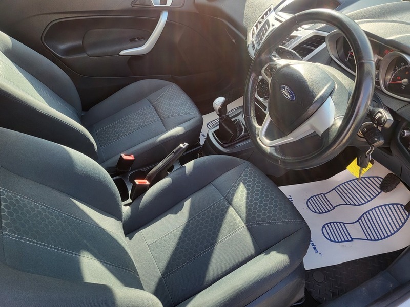 Ford Fiesta Zetec White #2