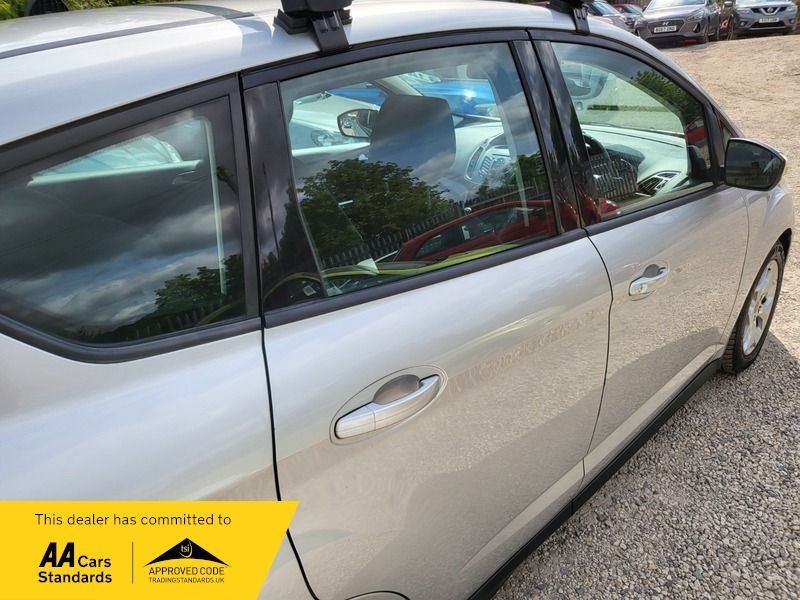 Ford C-Max Mpv 1.6 Zetec Euro 5 201161 Silver #23