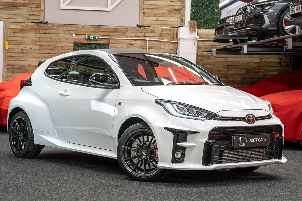 Toyota Yaris Hatchback 1.6T Gr Circuit Awd Euro 6 202373 White