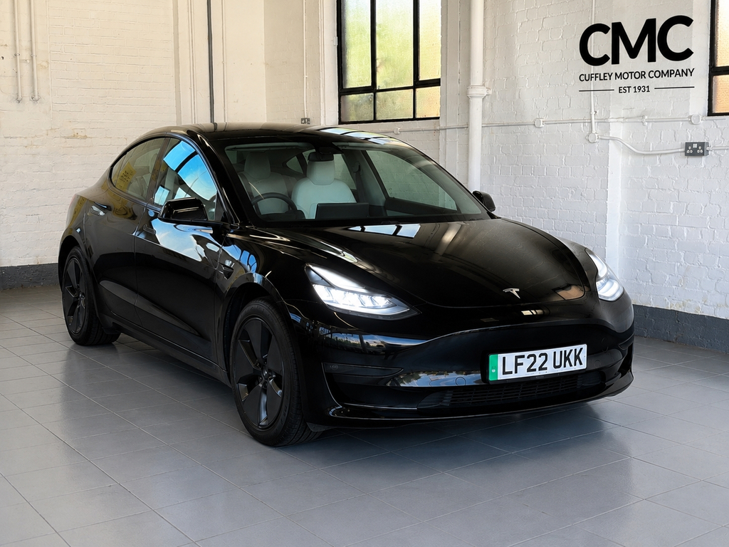 Tesla Model 3 Dual Motor Long Range Saloon 4